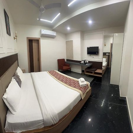 Anaya Retreat Hotel Varanasi Bagian luar foto