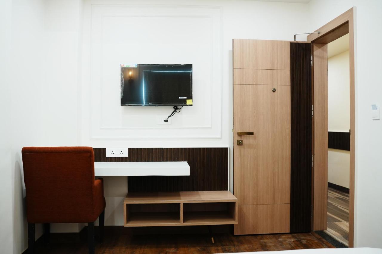 Anaya Retreat Hotel Varanasi Bagian luar foto