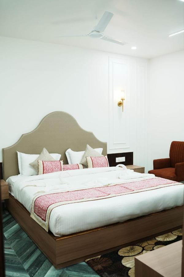 Anaya Retreat Hotel Varanasi Bagian luar foto