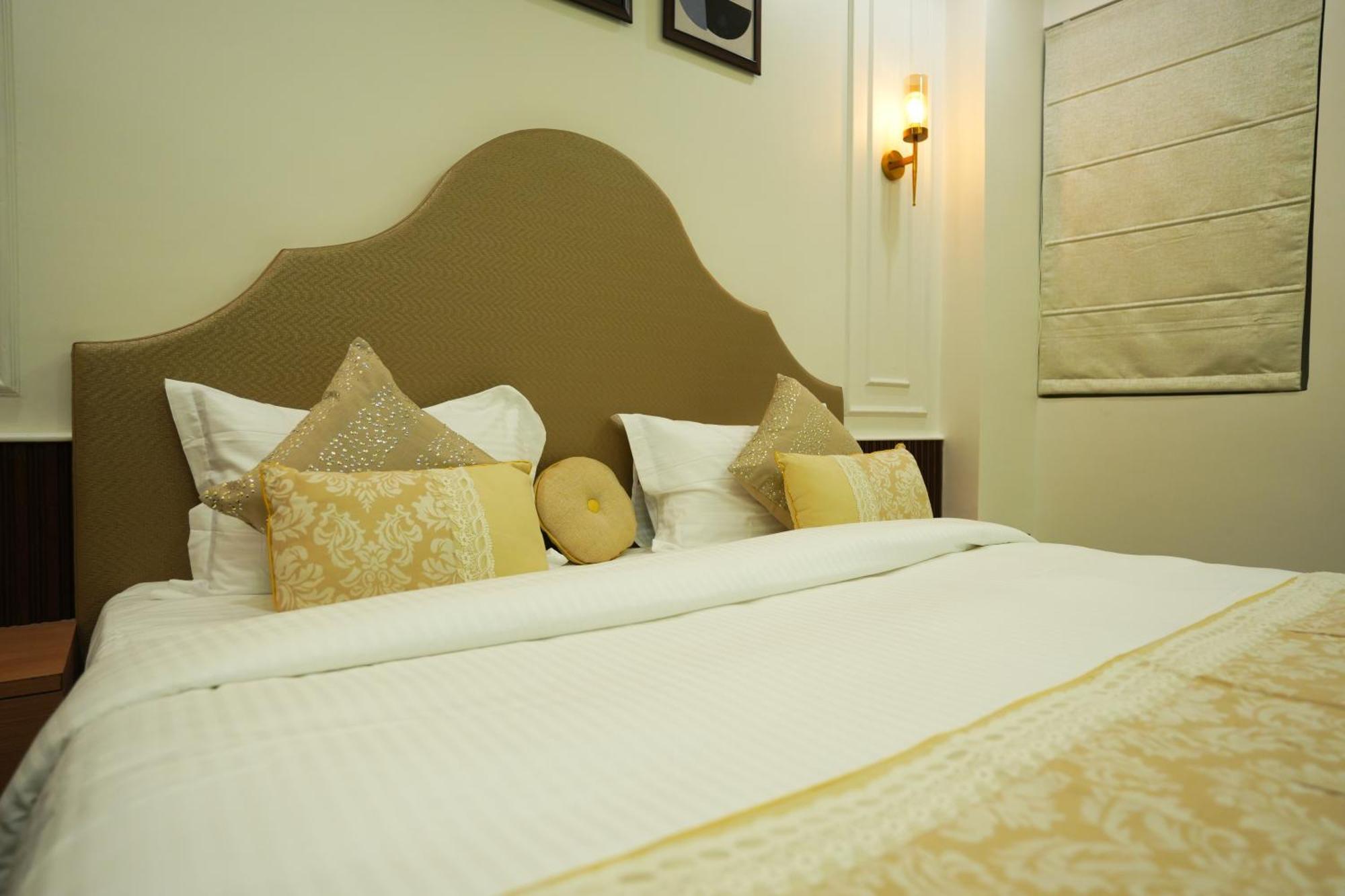 Anaya Retreat Hotel Varanasi Bagian luar foto