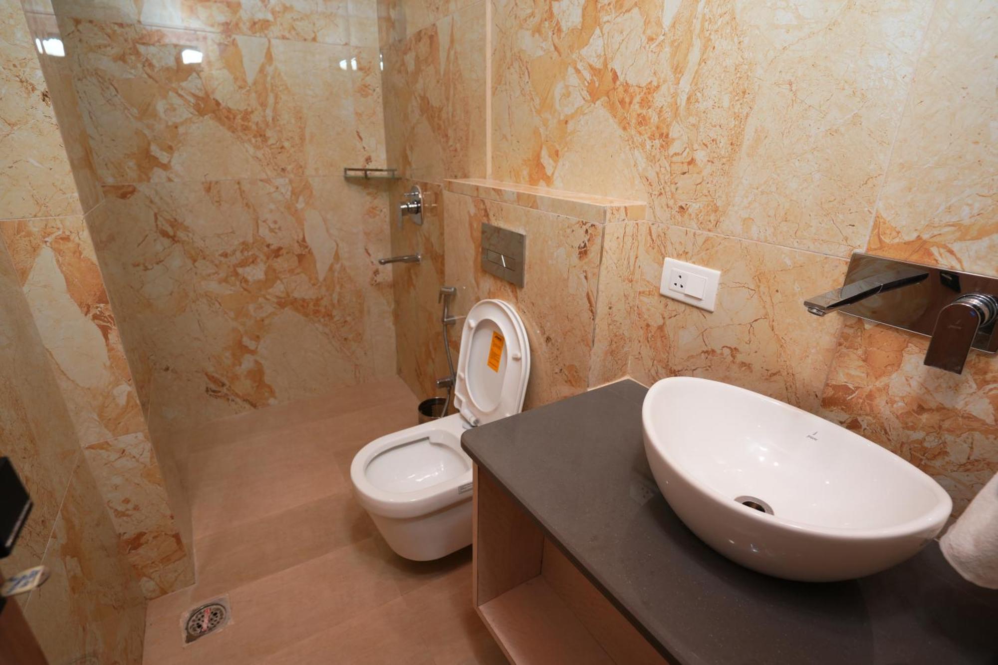 Anaya Retreat Hotel Varanasi Bagian luar foto