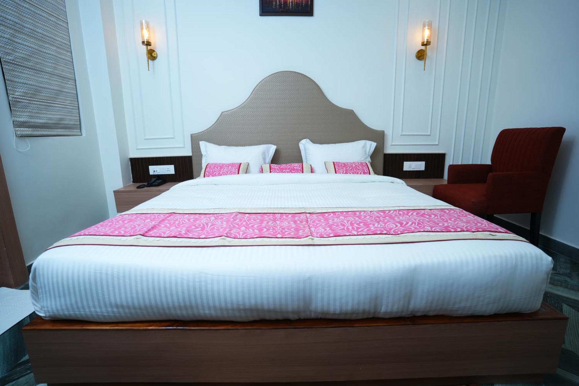 Anaya Retreat Hotel Varanasi Bagian luar foto