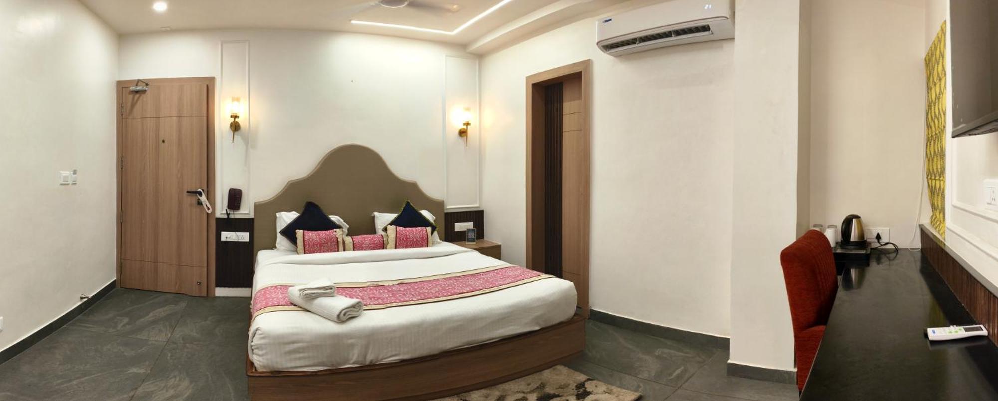 Anaya Retreat Hotel Varanasi Bagian luar foto