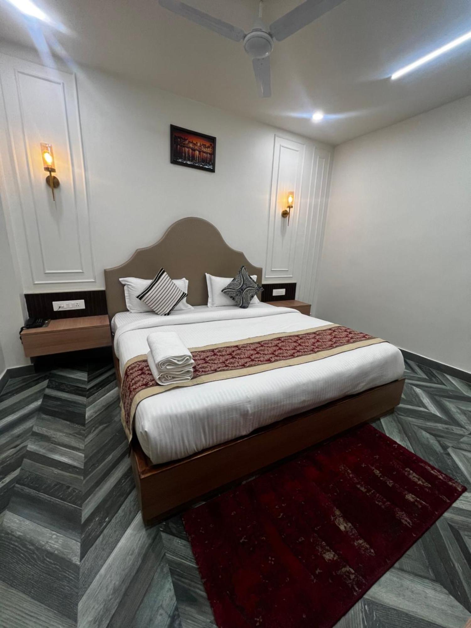 Anaya Retreat Hotel Varanasi Bagian luar foto