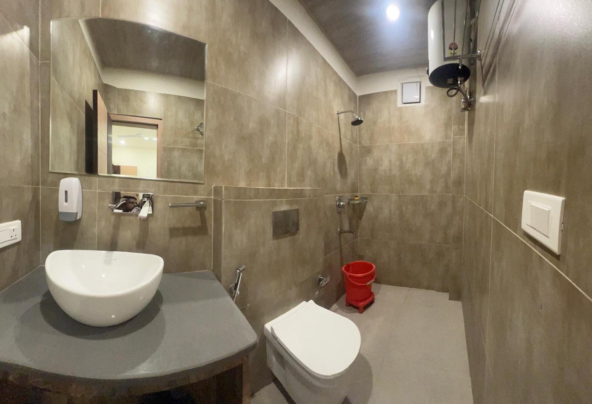 Anaya Retreat Hotel Varanasi Bagian luar foto